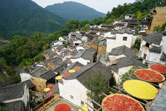 婺源篁岭晒秋人家徽派建筑景色