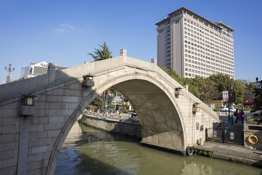 无锡南长街步行街跨塘桥