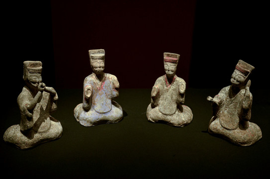 成都博物馆展出的彩绘陶伎乐俑