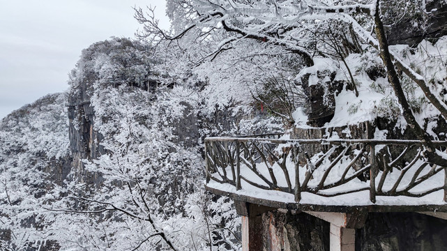 张家界天门山雪景