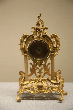 铜镀金二柱式方钟