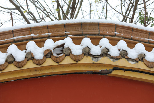 红墙雪景