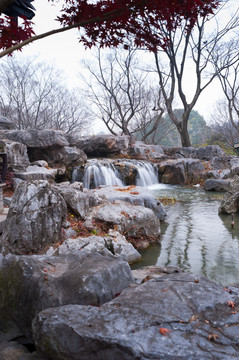 山石流水