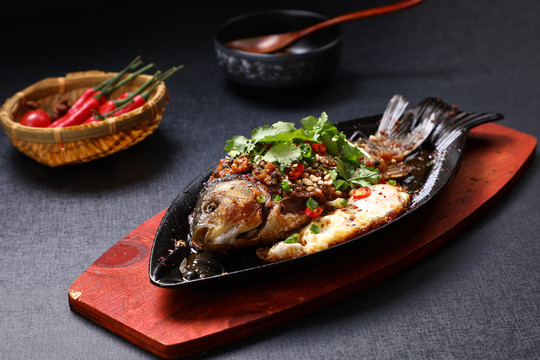 鐵板鯽魚