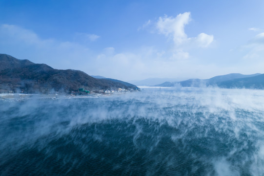 吉林冬季松花湖松水不冻航拍