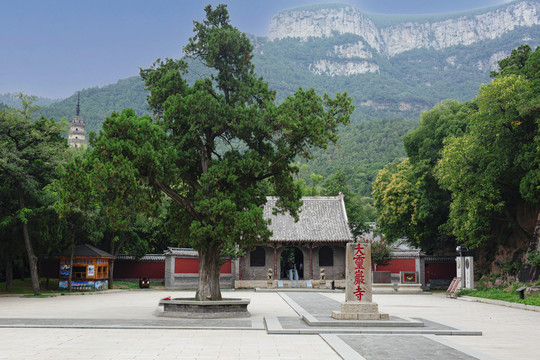 灵岩寺