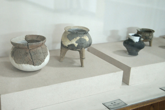 城背溪遗址出土陶器