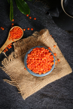 一碟番茄红扁豆
