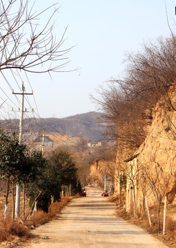 黄土山路