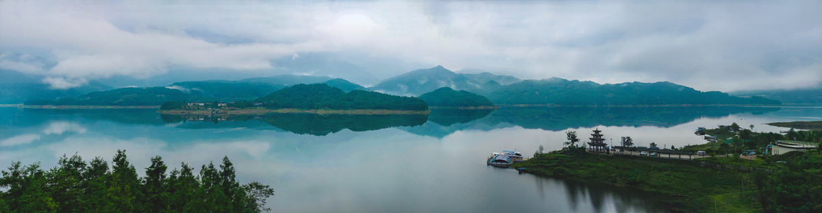 雅女湖风光