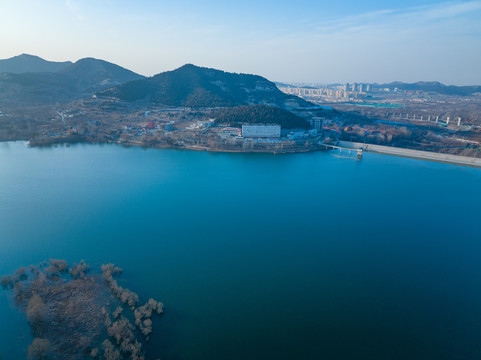 航拍狼猫山水库