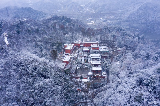 黔灵山雪景