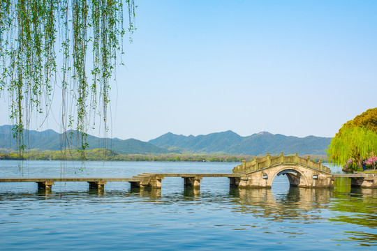 西湖春景