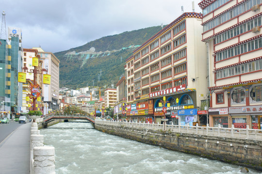 四川康定市市中桥地区城市建筑