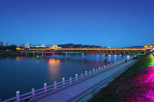 吉林龙井市海兰江夜景