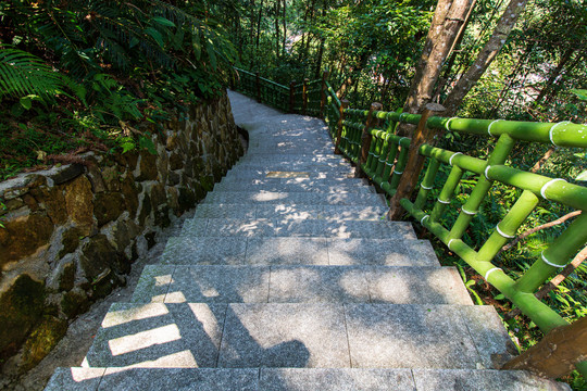 平南北帝山旅游风景区登山路