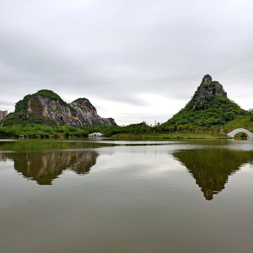 山水倒影