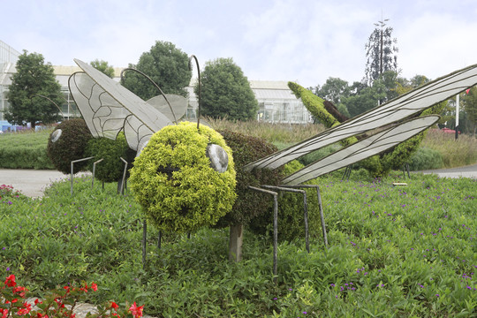 绿植雕塑昆虫蜜蜂