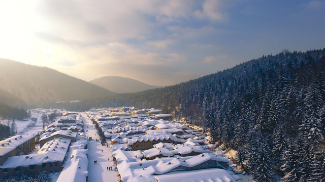 牡丹江雪乡全景雪房子东北旅游