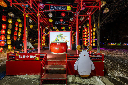 长春汽车冰雪嘉年华夜晚场景