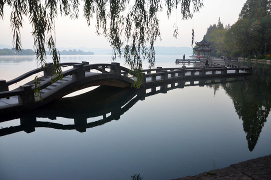 西湖长桥