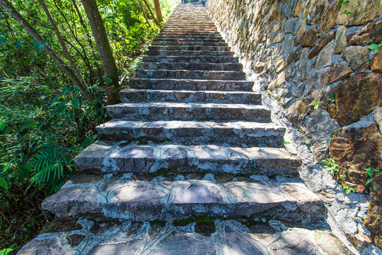 平南北帝山旅游风景区登山石阶