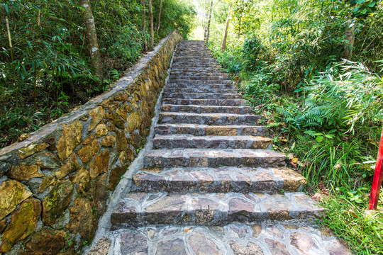 平南北帝山旅游风景区登山路