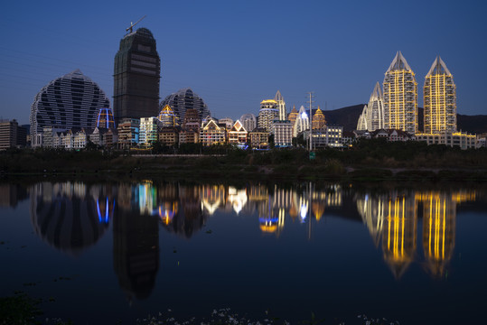 云南西双版纳告庄西双景夜景