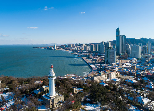 烟台滨海市中心雪景航拍