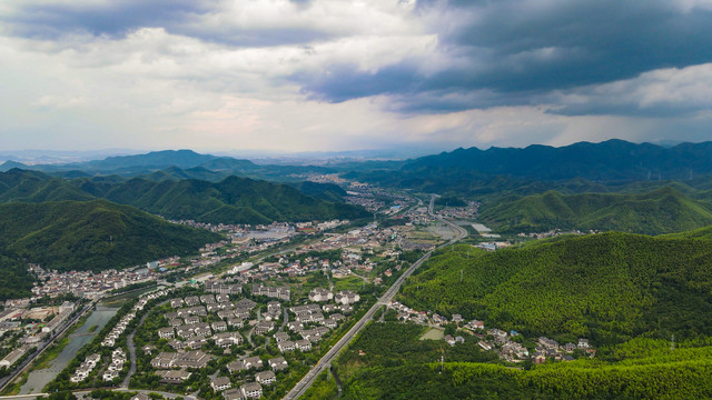 浙江安吉大年初一小镇大山