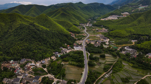 浙江安吉天荒坪小镇大山山路