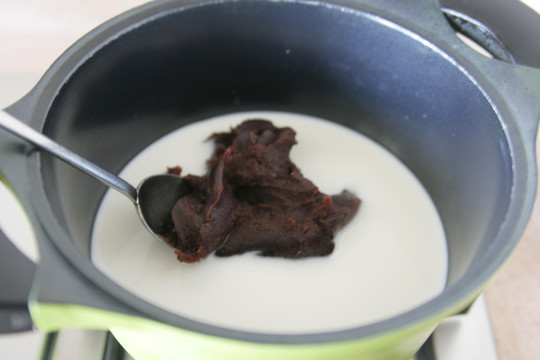 奶香粽子红豆汤做法