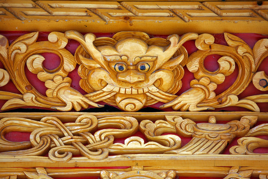 佛教建筑屋檐斗拱神兽挑檐木雕