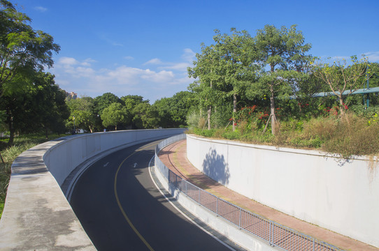 弯路下穿公路道路