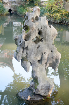 假山石