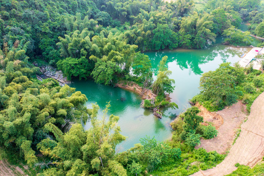 南宁马山龙玩景区溶洞漂流