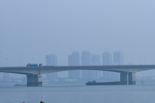 杭州富春江沿江风光