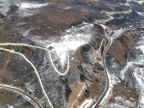 航拍色季拉山口冬季雪景