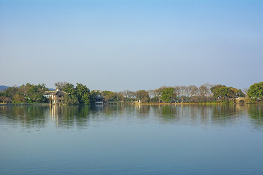 杭州西湖湖畔