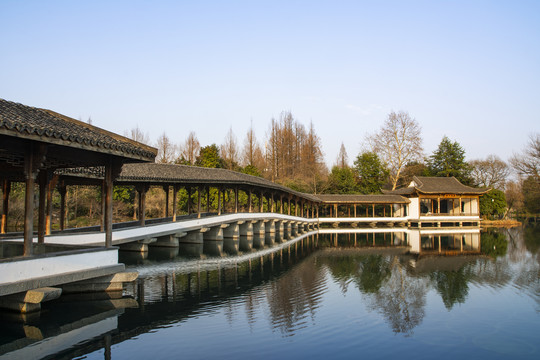 浴鹄湾飞虹廊景区