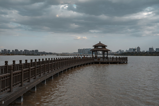 宁夏银川阅海湾水上公园栈桥