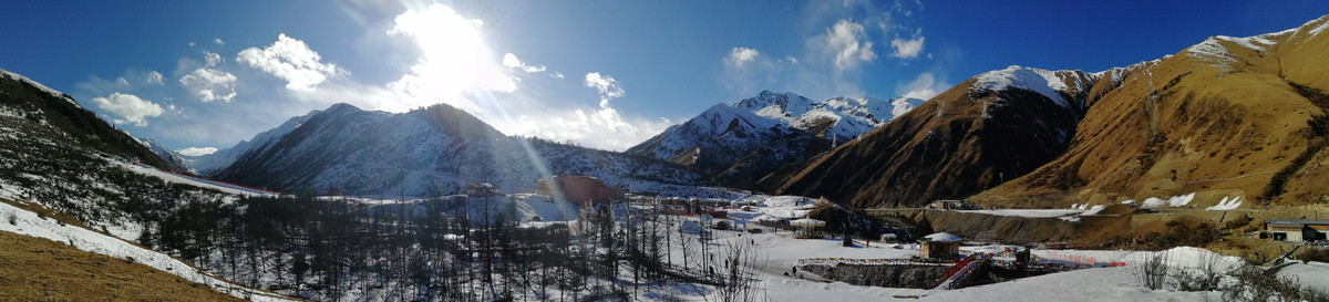 鹧鸪山雪山风景