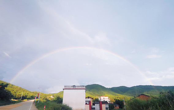 雨后彩虹