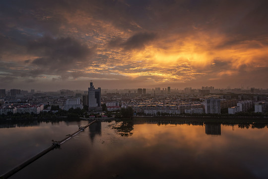 都市晨曦图片