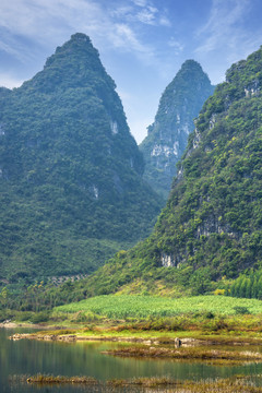 喀斯特山峰