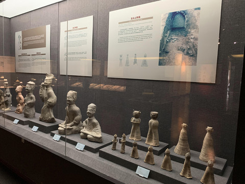 巫山博物馆展出的陶俑
