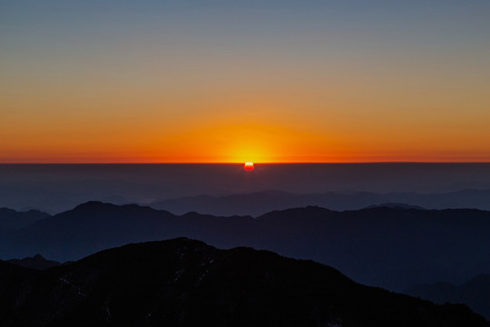 括苍山日出