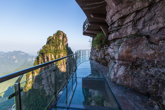 北帝山旅游风景区玻璃栈道