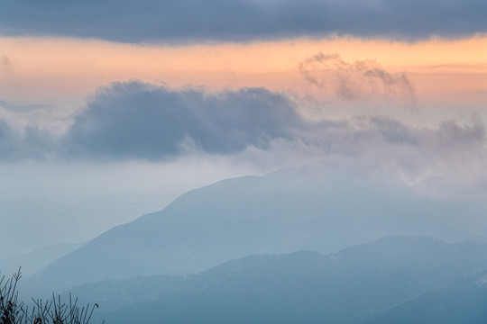 哀牢山日出