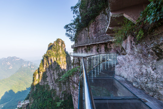 北帝山旅游风景区玻璃栈道